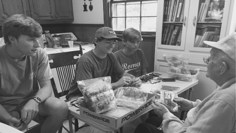 This image has an empty alt attribute; its file name is worms.jpg